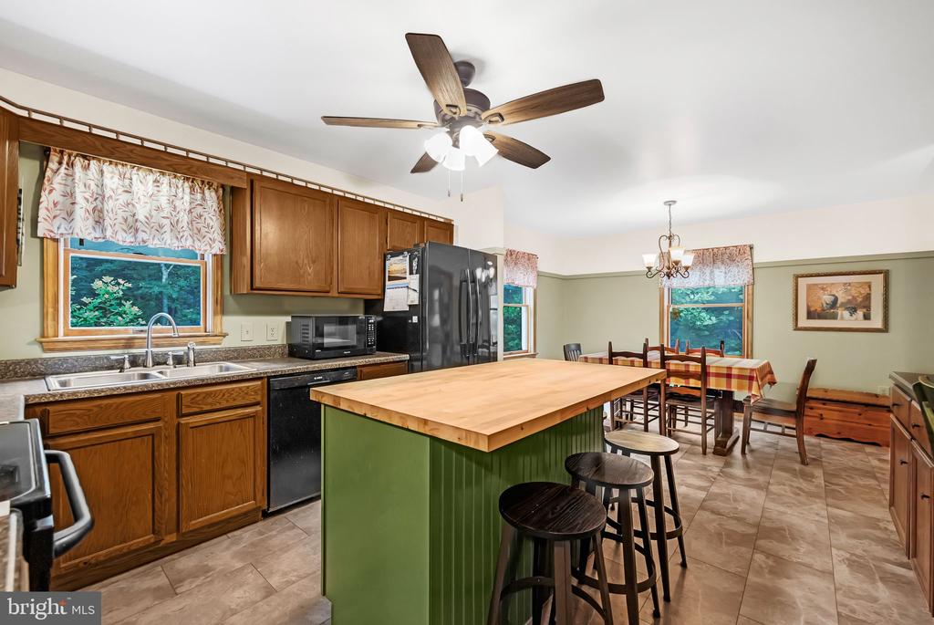 245 COLONY PLACE