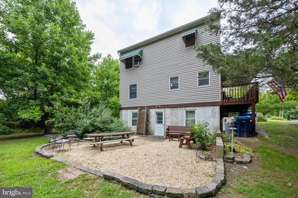 245 COLONY PLACE