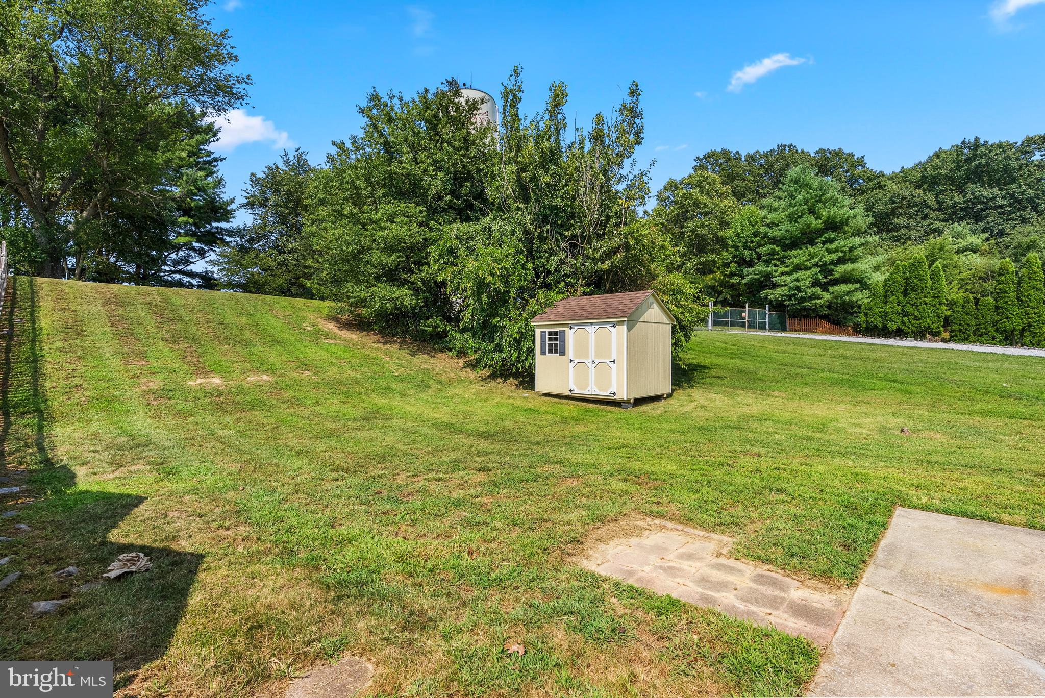 228 Strawbridge Ln