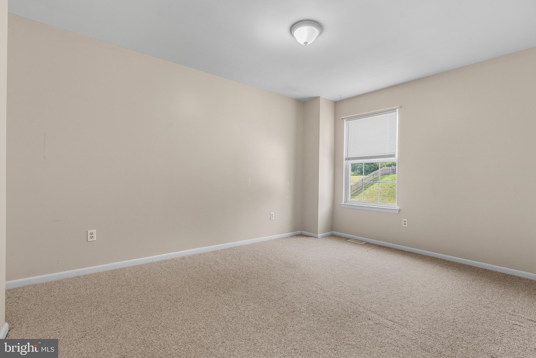 228 Strawbridge Ln