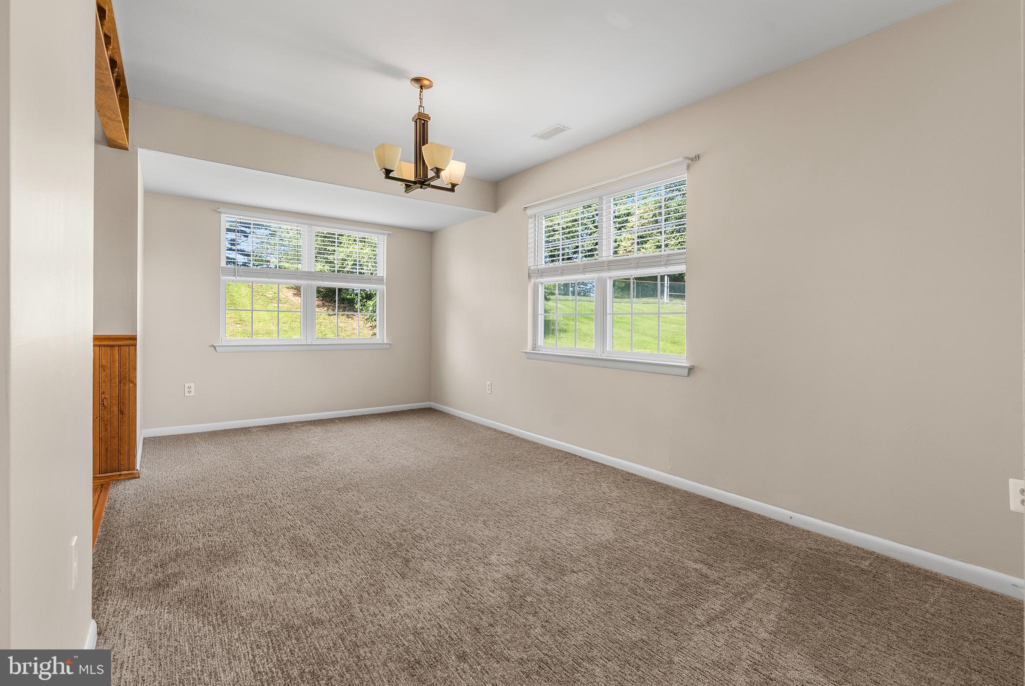 228 Strawbridge Ln