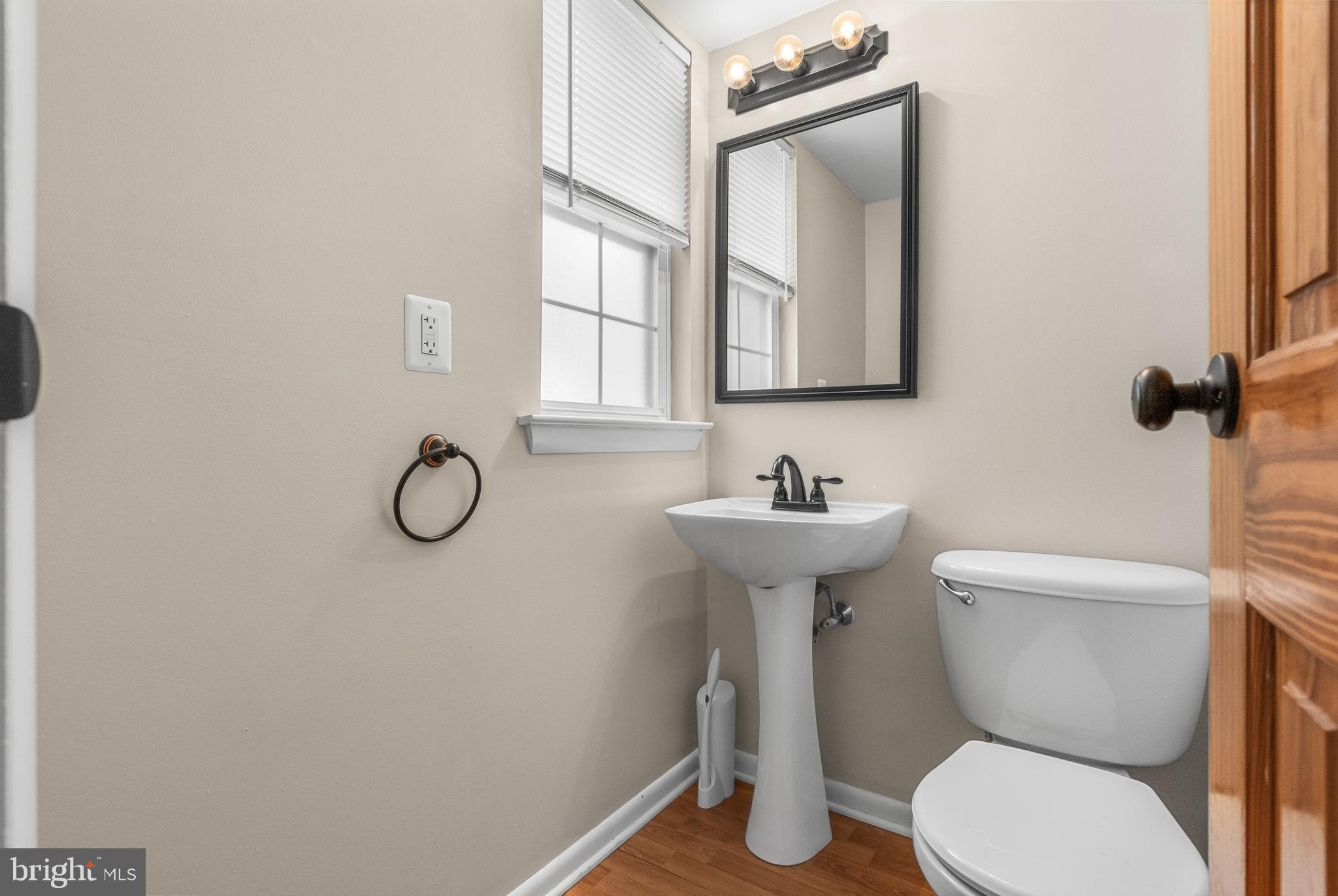 228 Strawbridge Ln