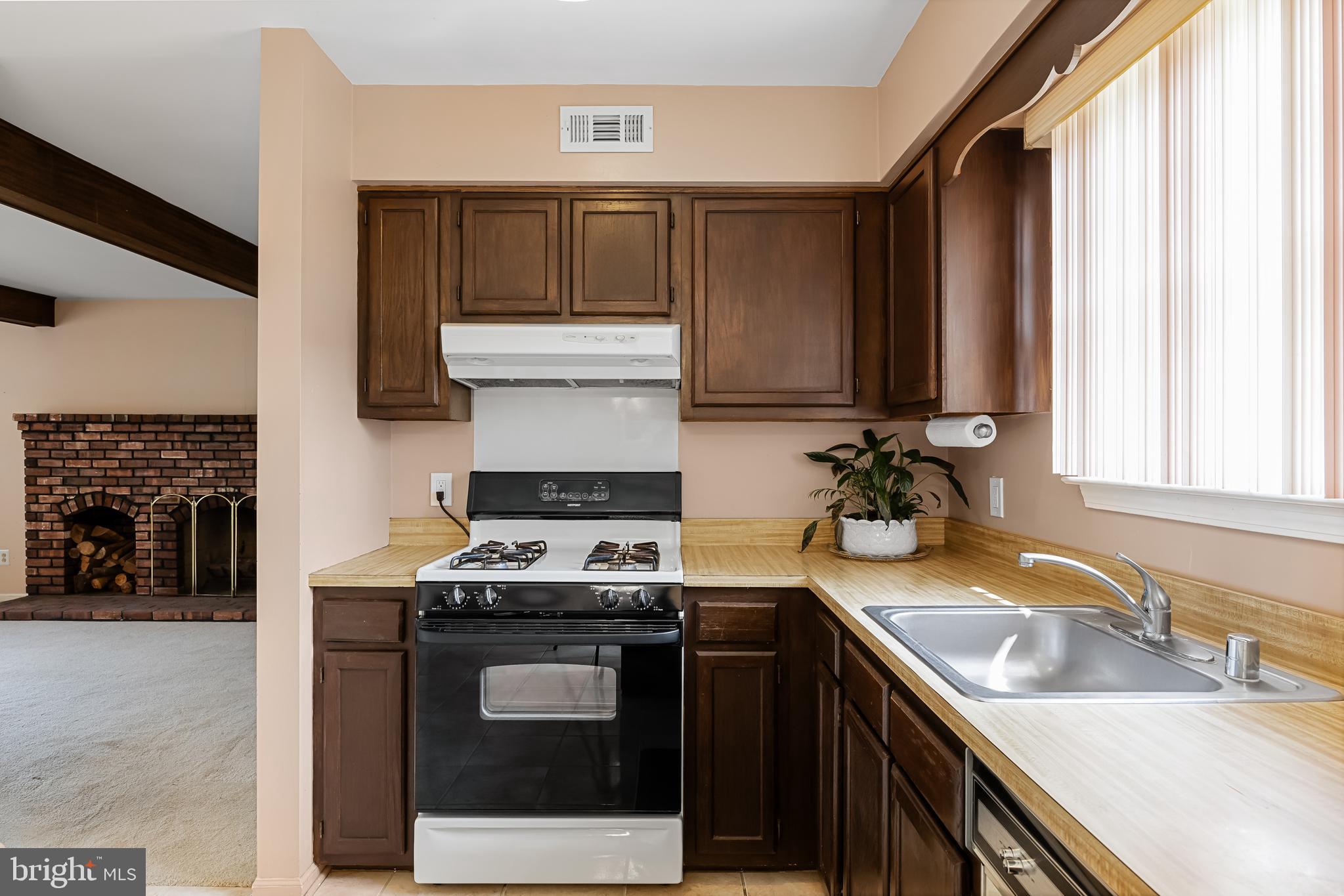 11 Scotch Dr