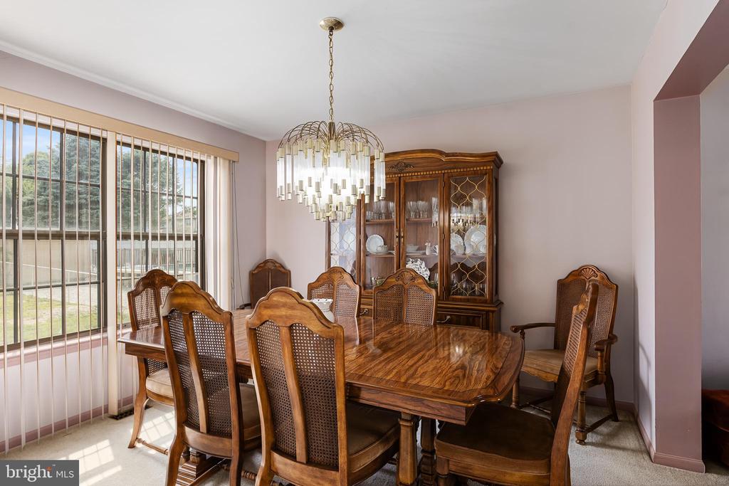 11 Scotch Dr