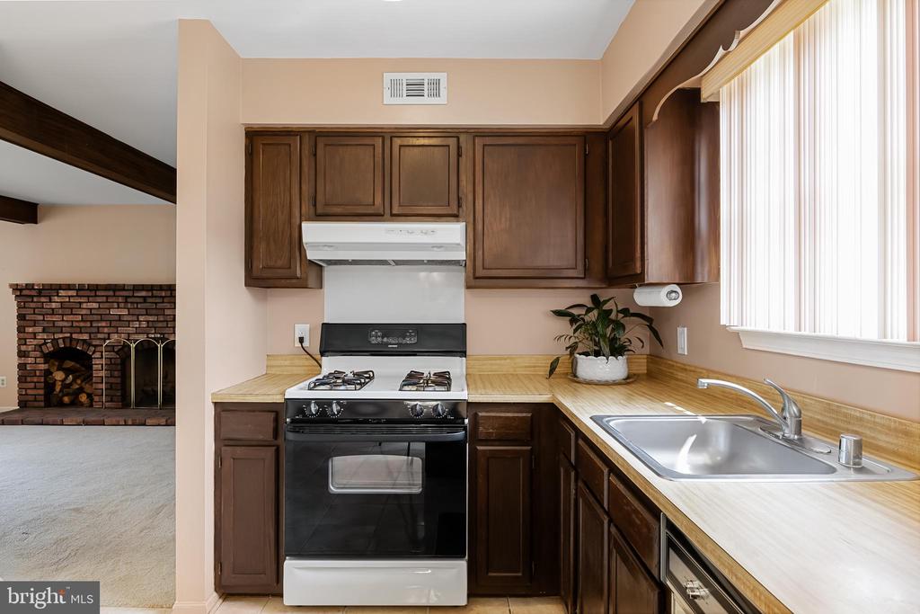 11 Scotch Dr