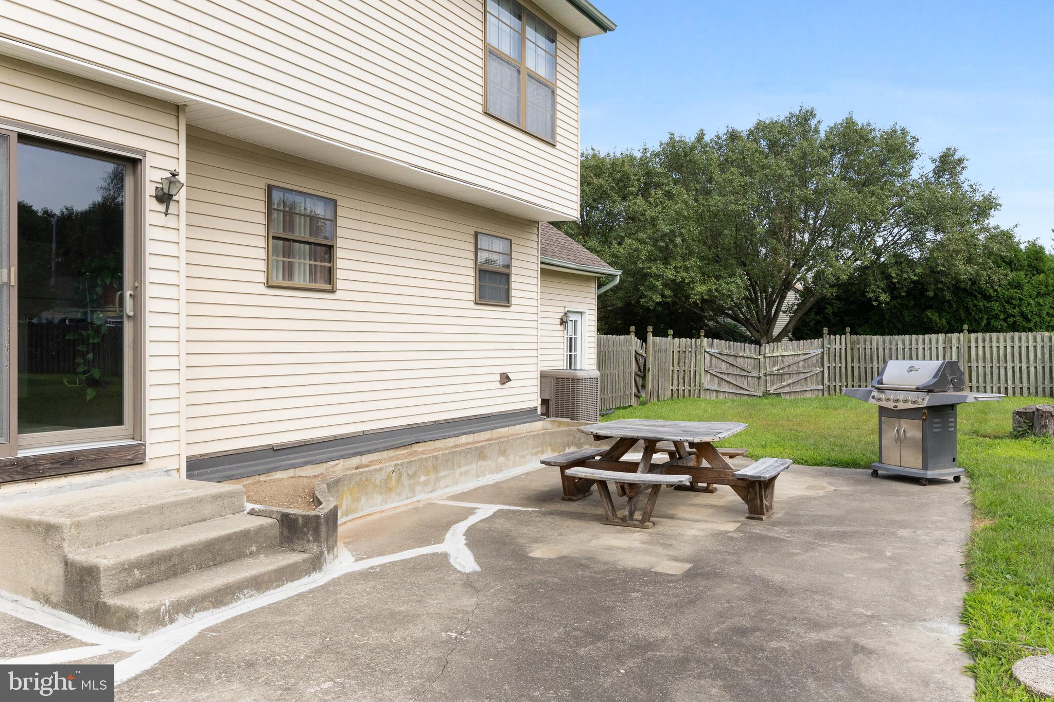 11 Scotch Dr