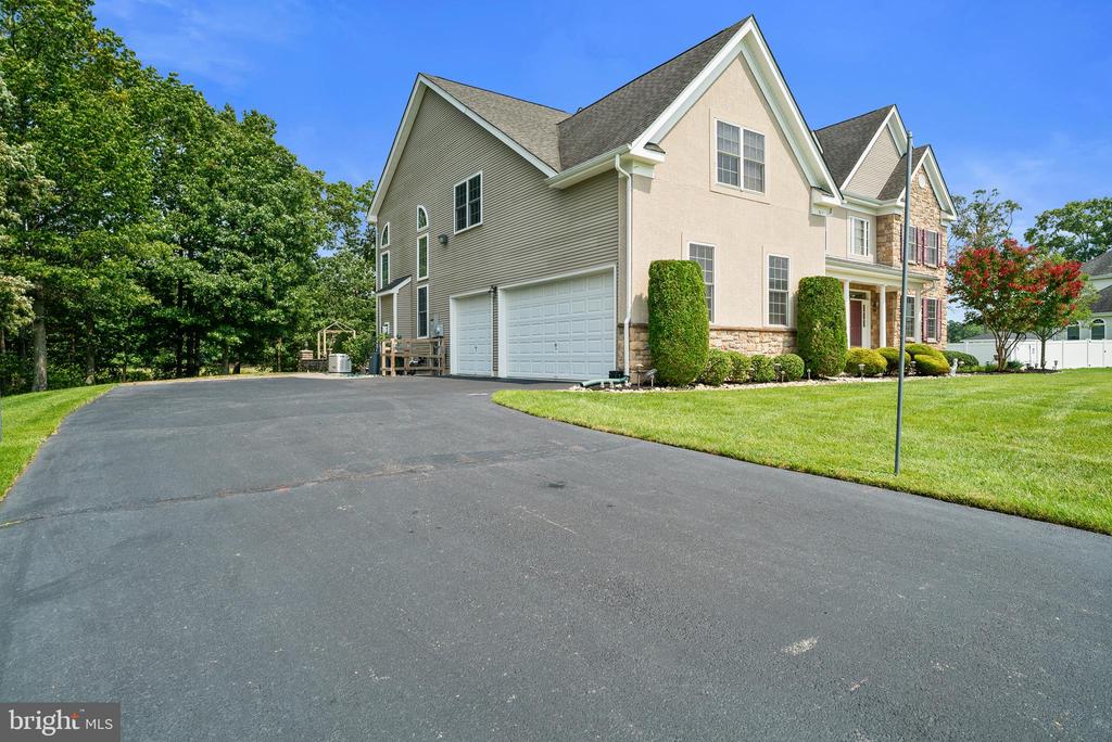 704 RACHEL DRIVE