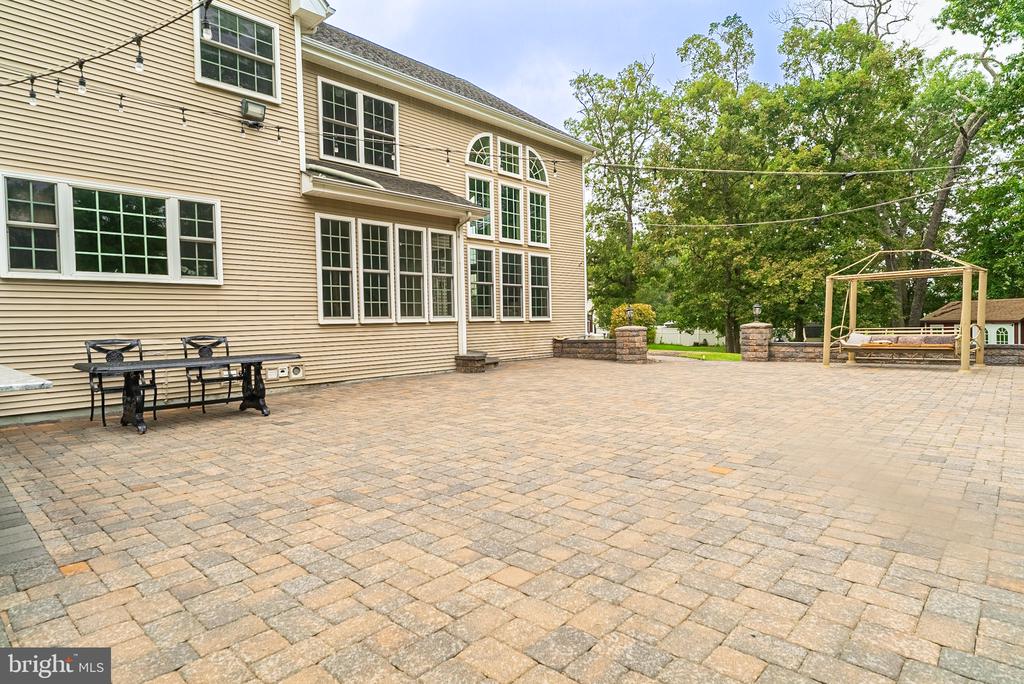 704 RACHEL DRIVE