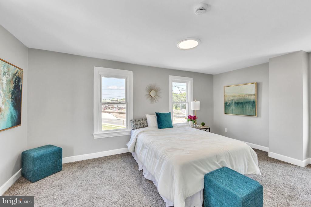 89 E BARBER AVENUE