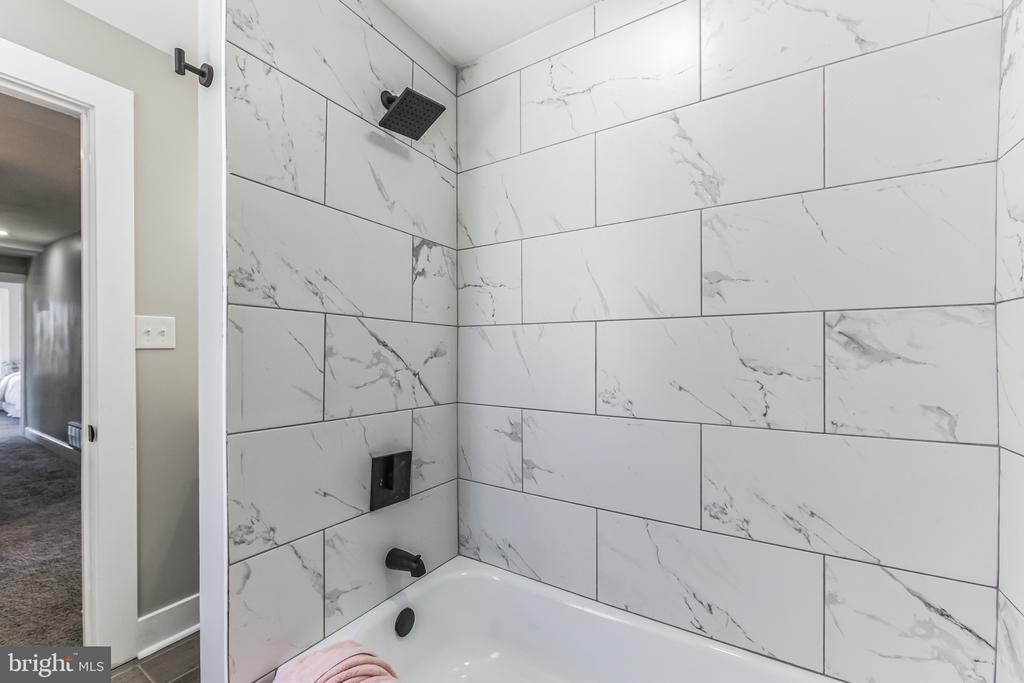 89 E BARBER AVENUE