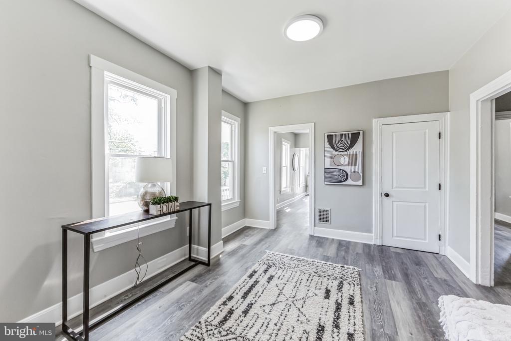 89 E BARBER AVENUE