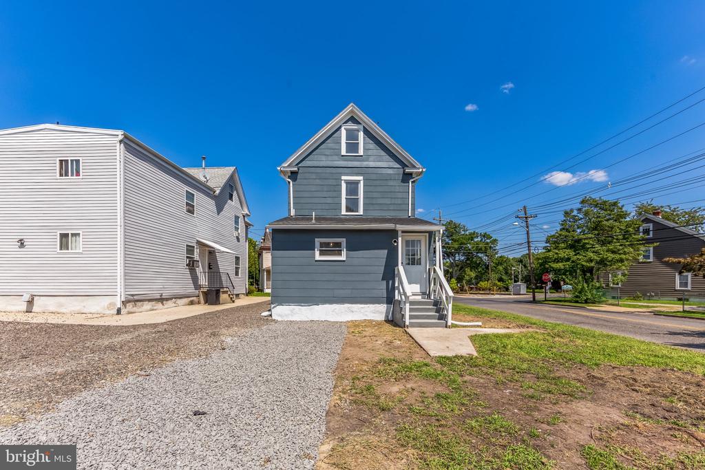 89 E BARBER AVENUE