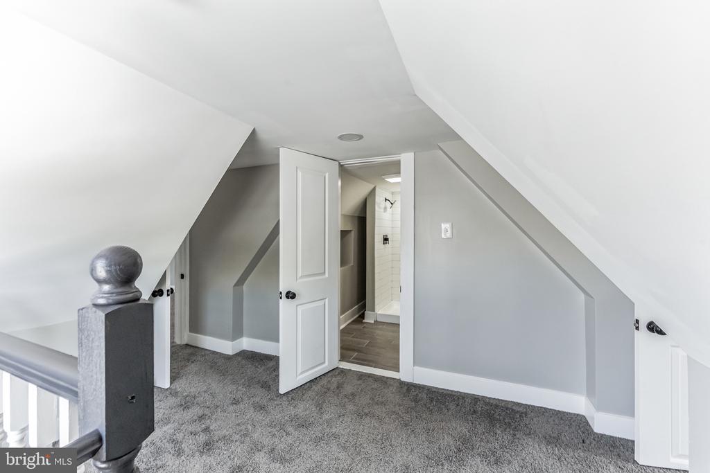 89 E BARBER AVENUE