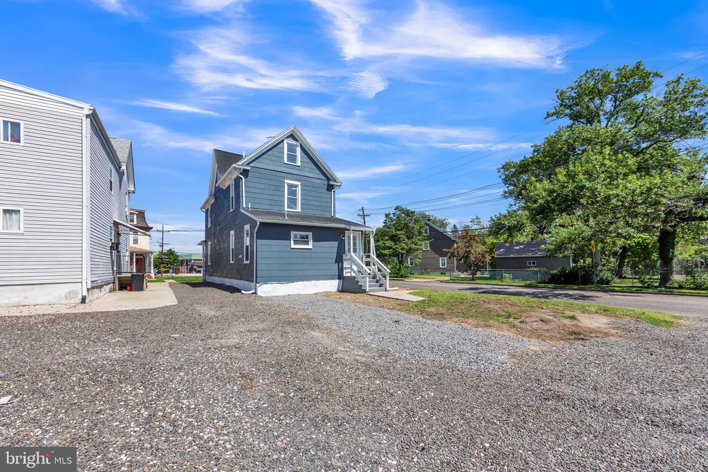 89 E BARBER AVENUE