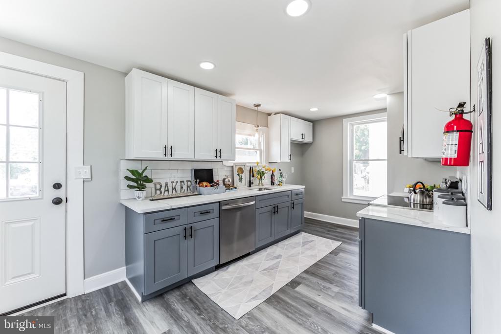 89 E BARBER AVENUE