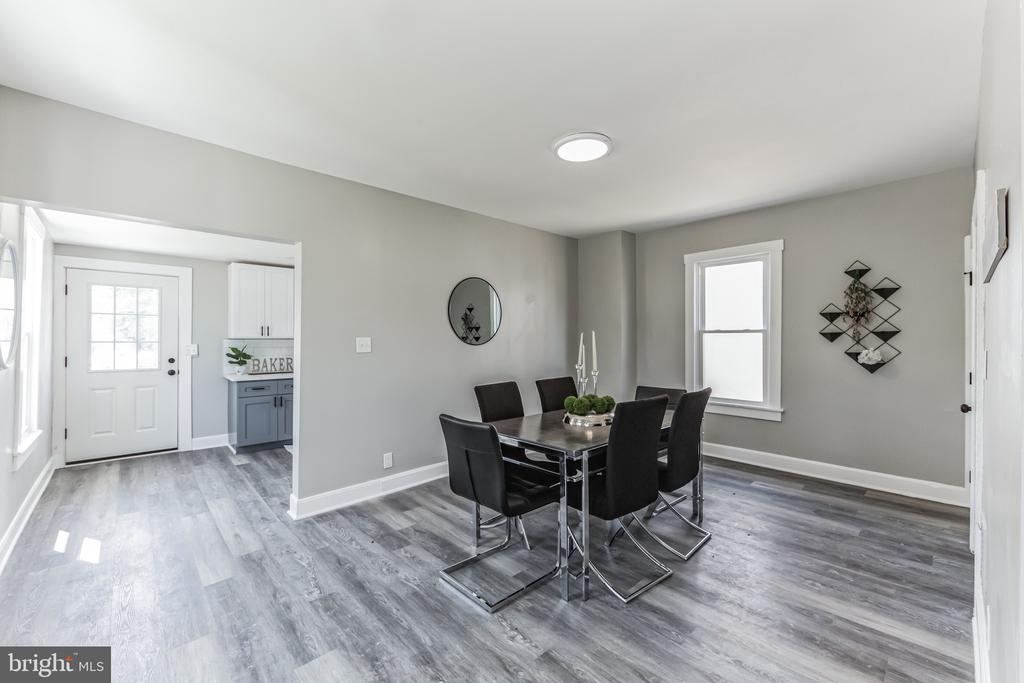 89 E BARBER AVENUE