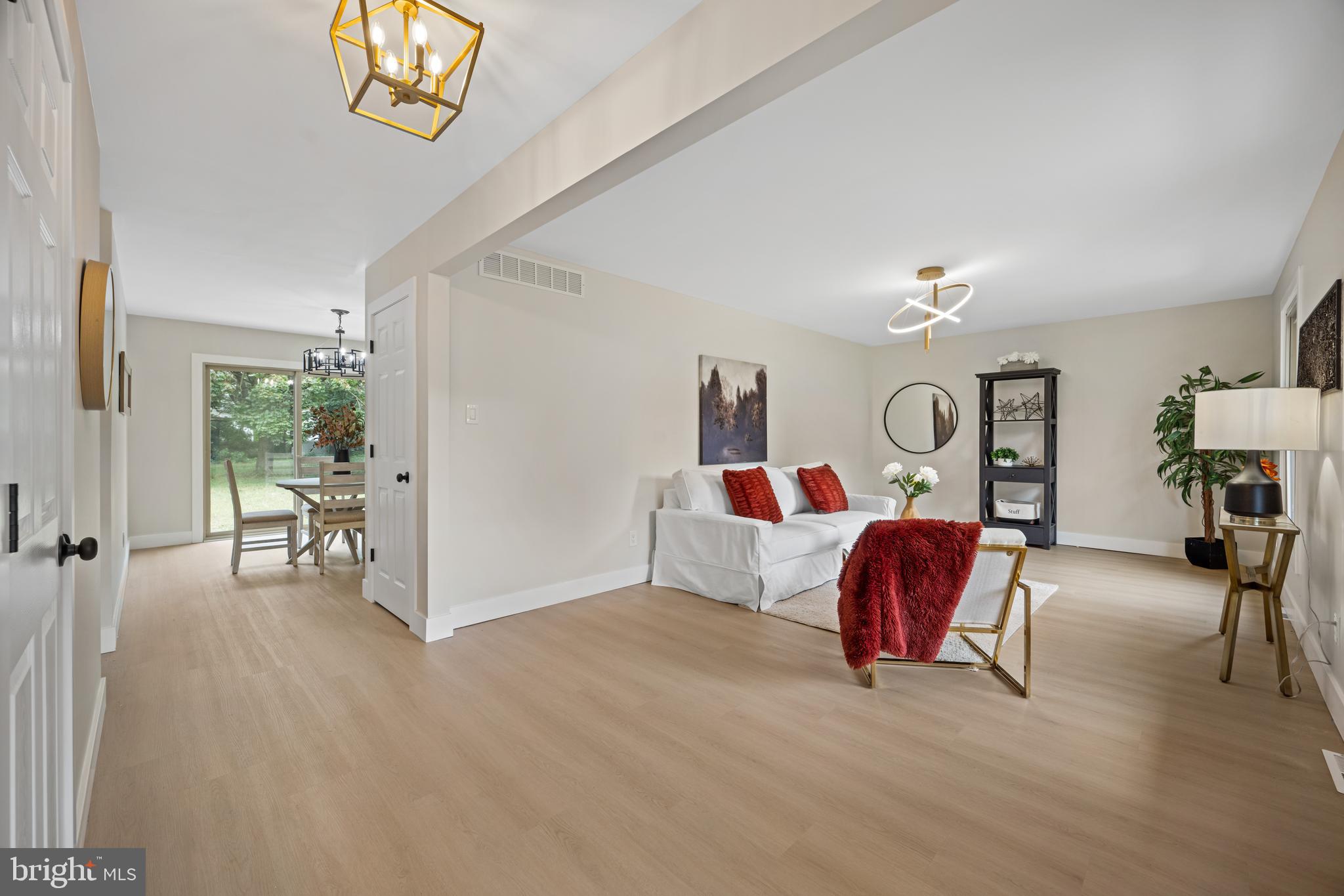 19 VIERECK ROAD