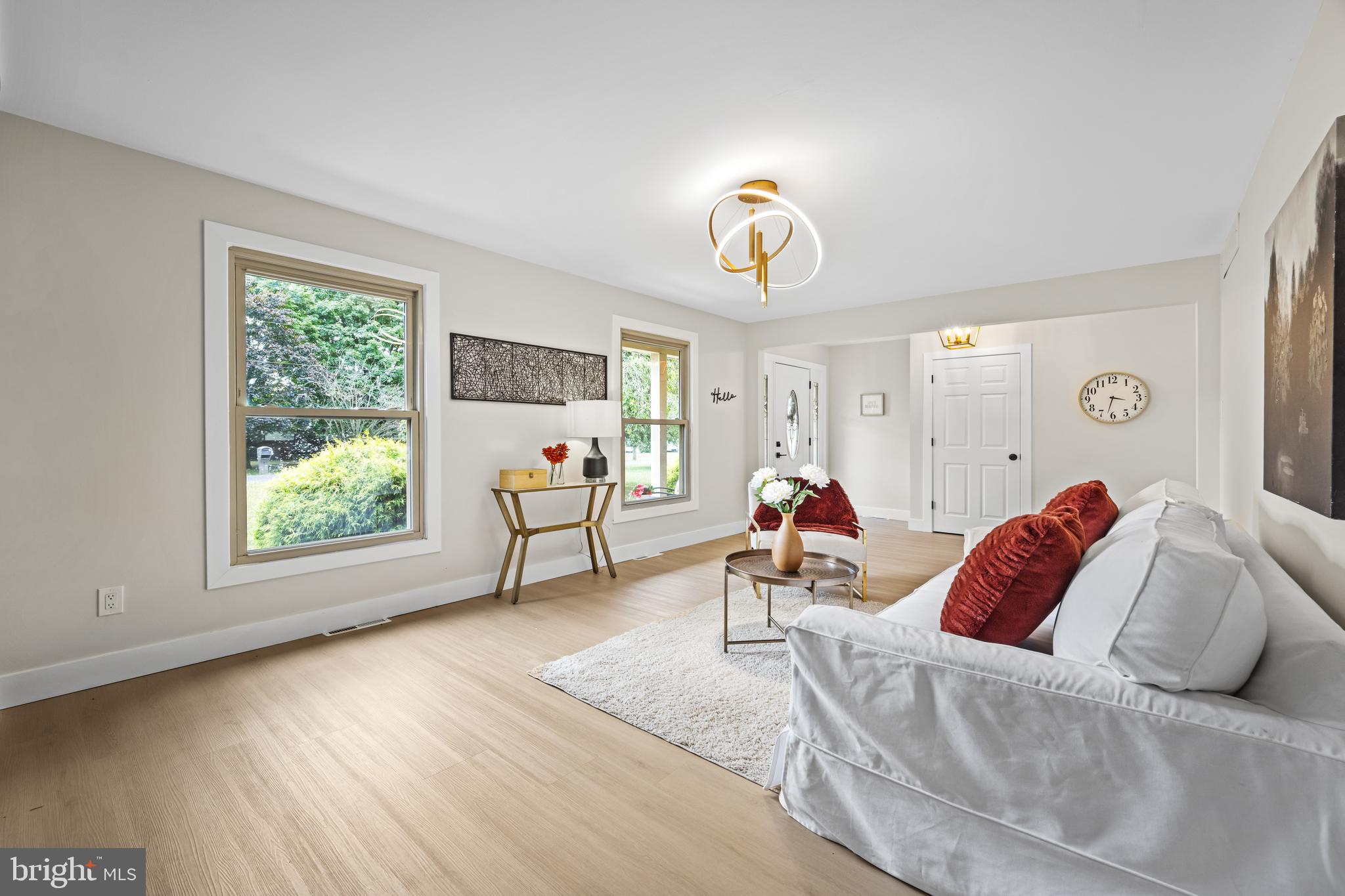 19 VIERECK ROAD