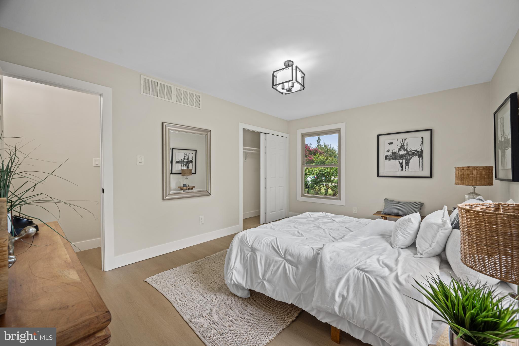 19 VIERECK ROAD
