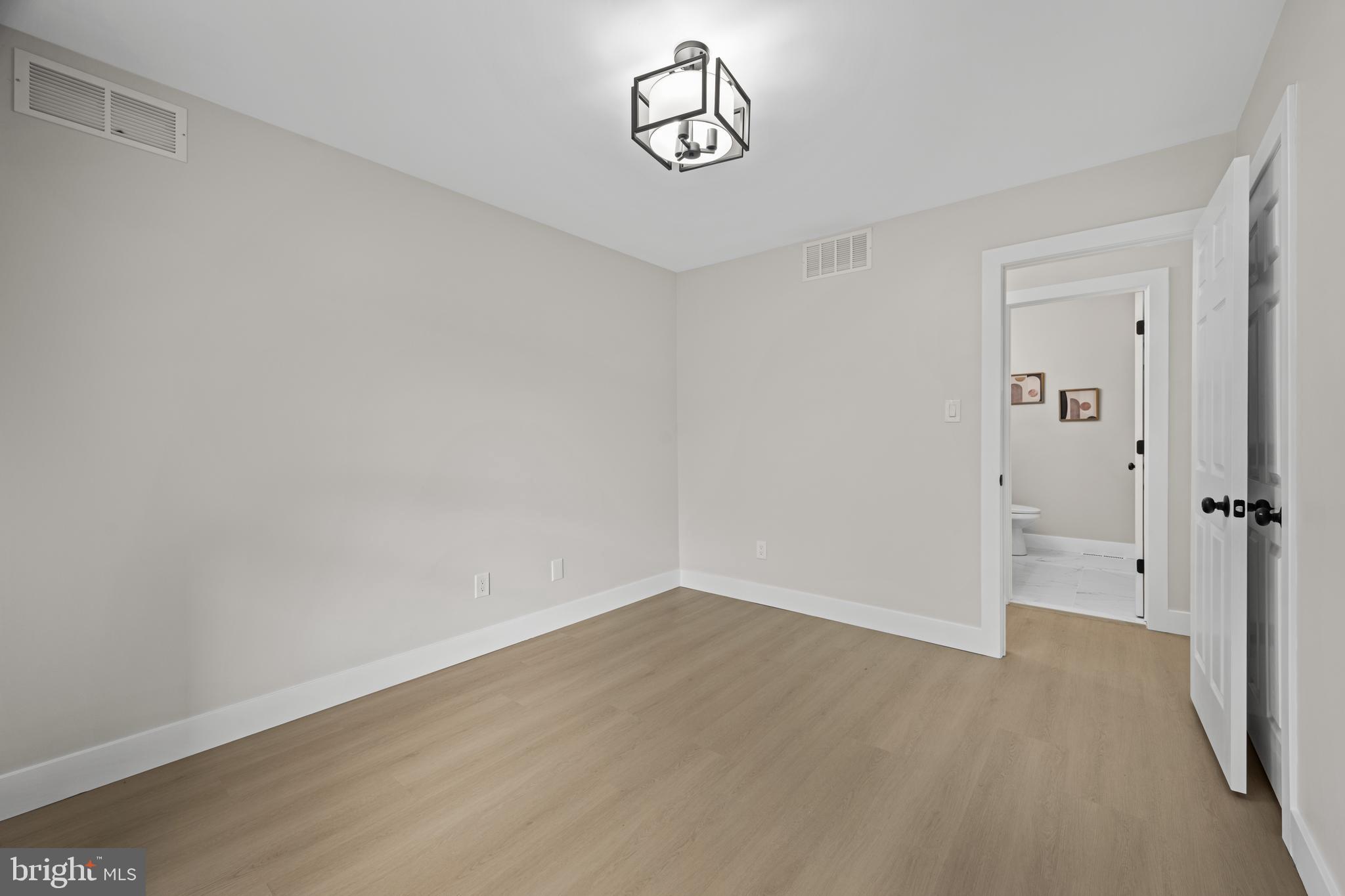 19 VIERECK ROAD