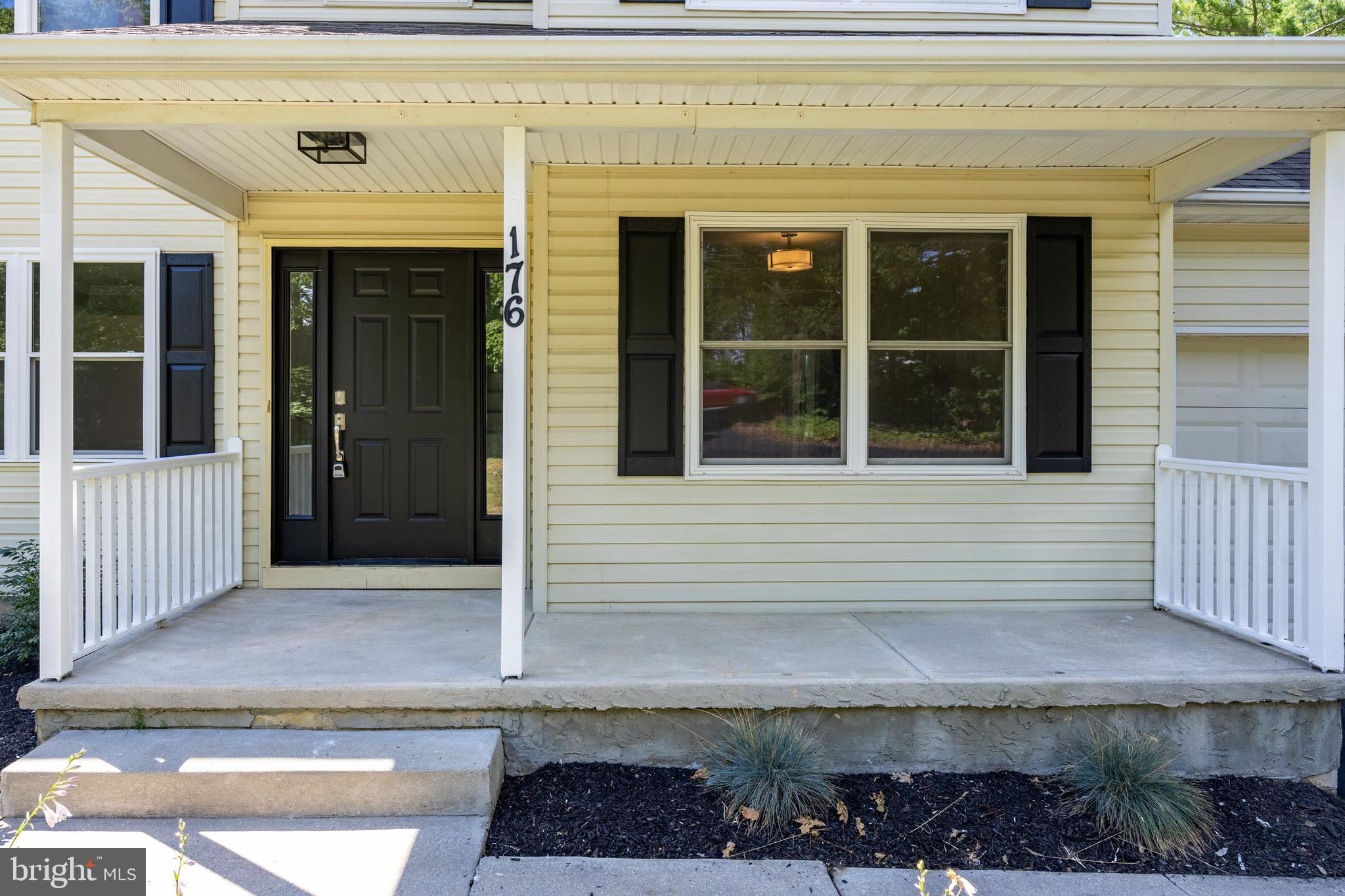 176 N Main St