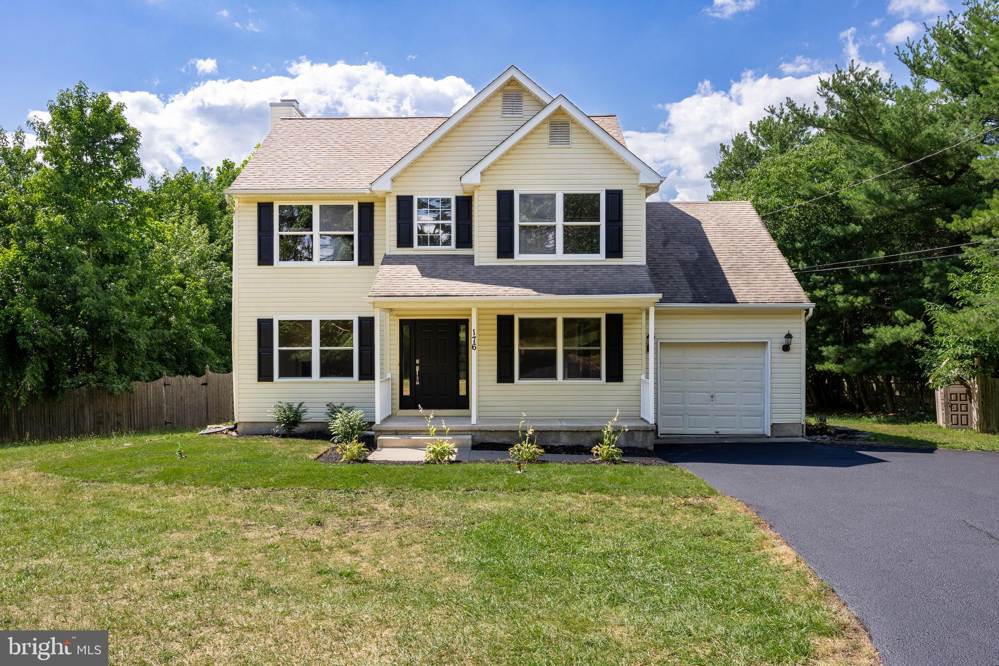 176 N Main St