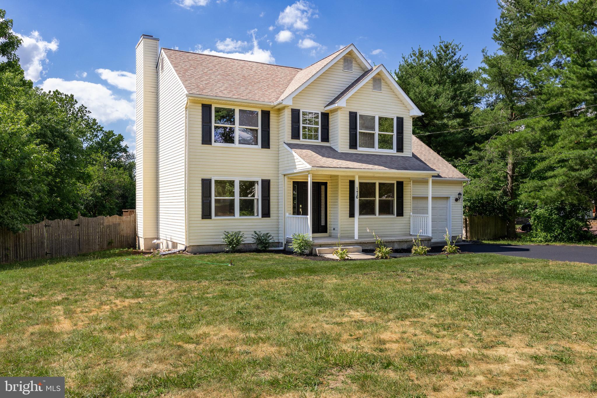 176 N Main St