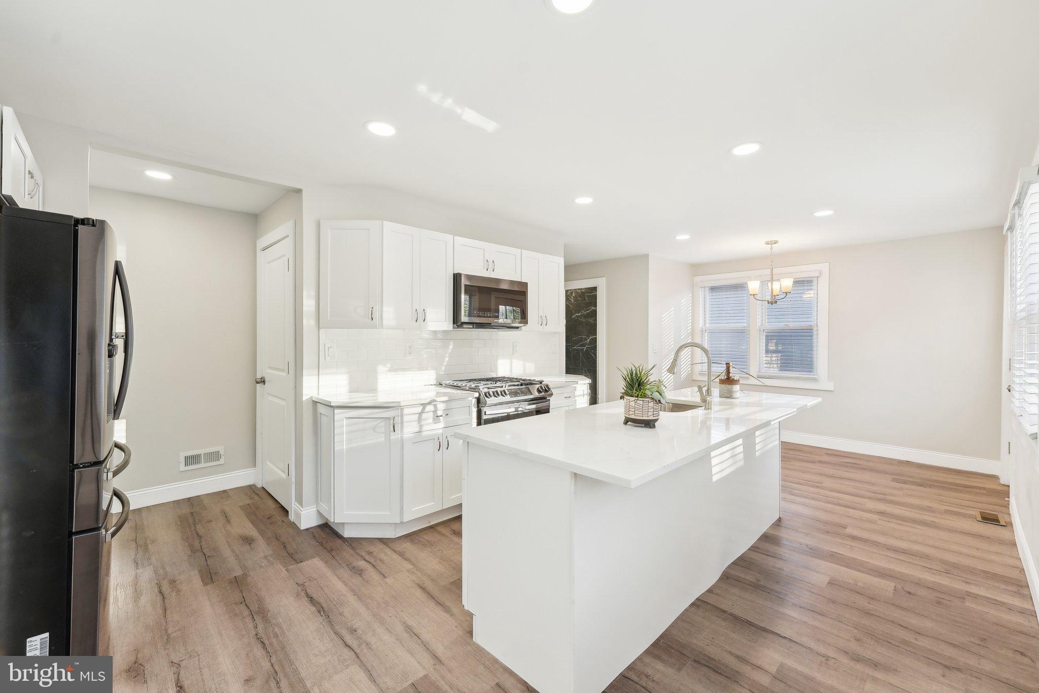 576 SALEM AVENUE