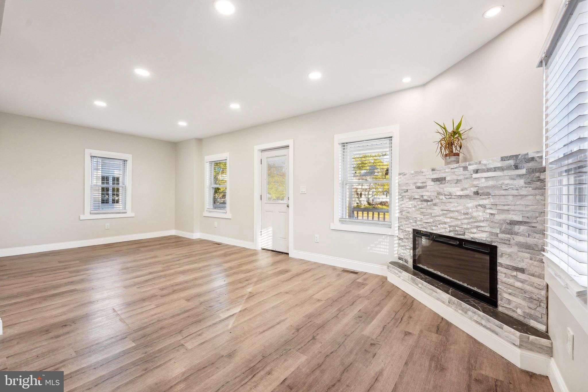 576 SALEM AVENUE