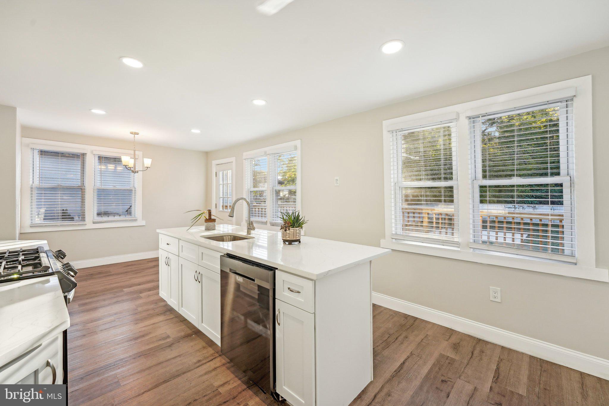 576 SALEM AVENUE