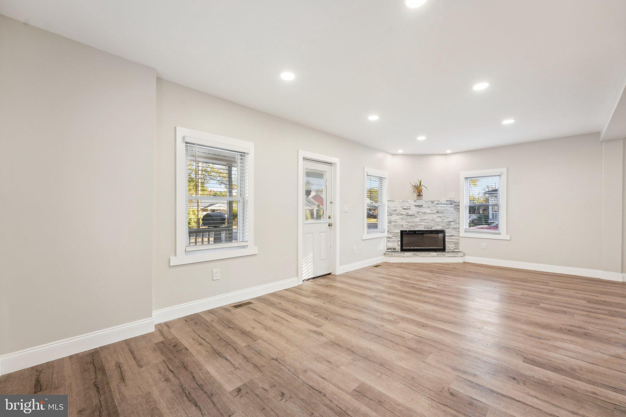 576 SALEM AVENUE