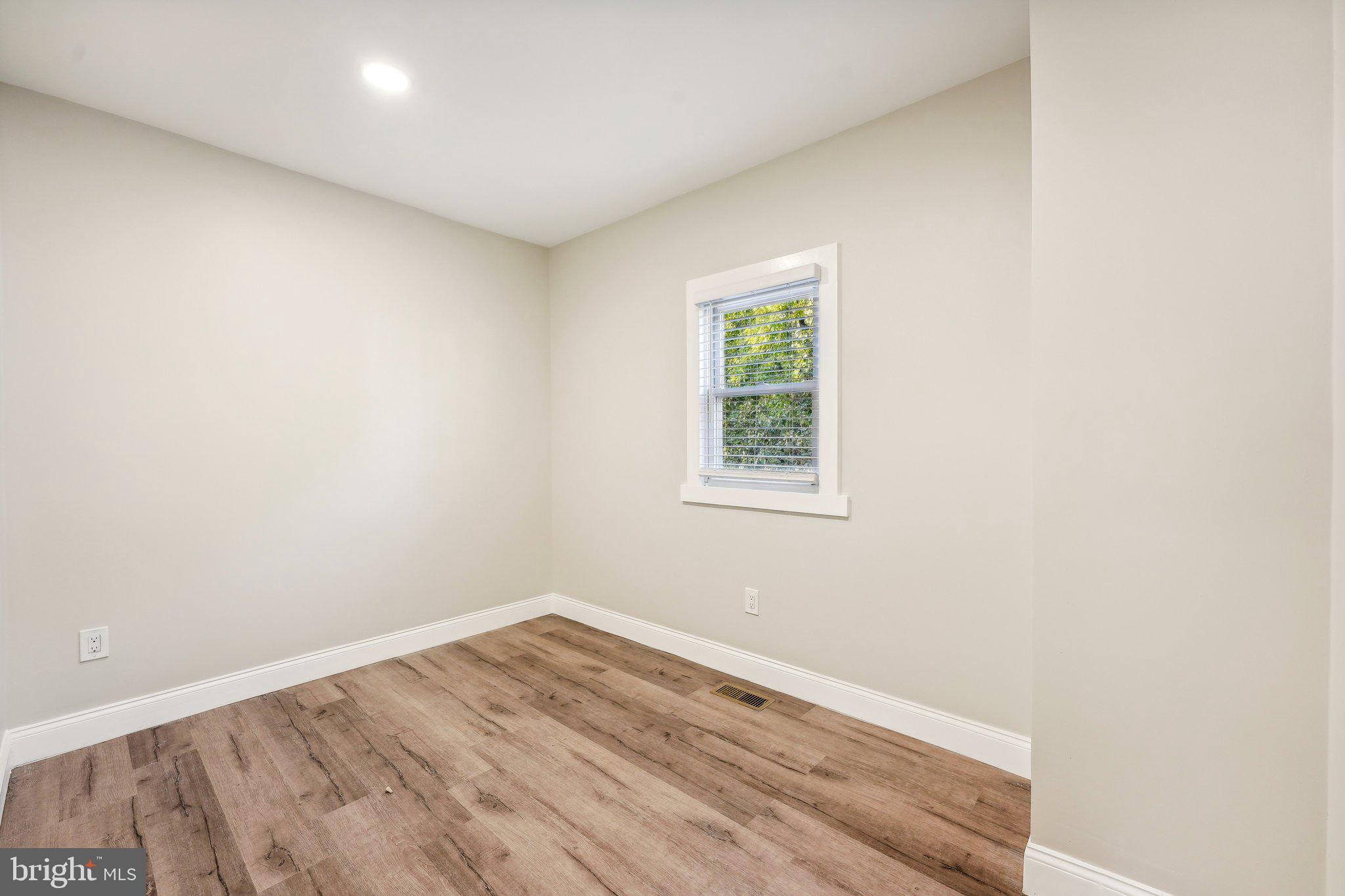 576 SALEM AVENUE