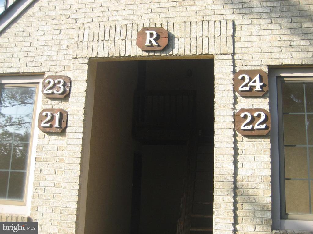 24 NEVILLE COURT