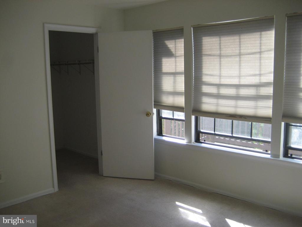 24 NEVILLE COURT