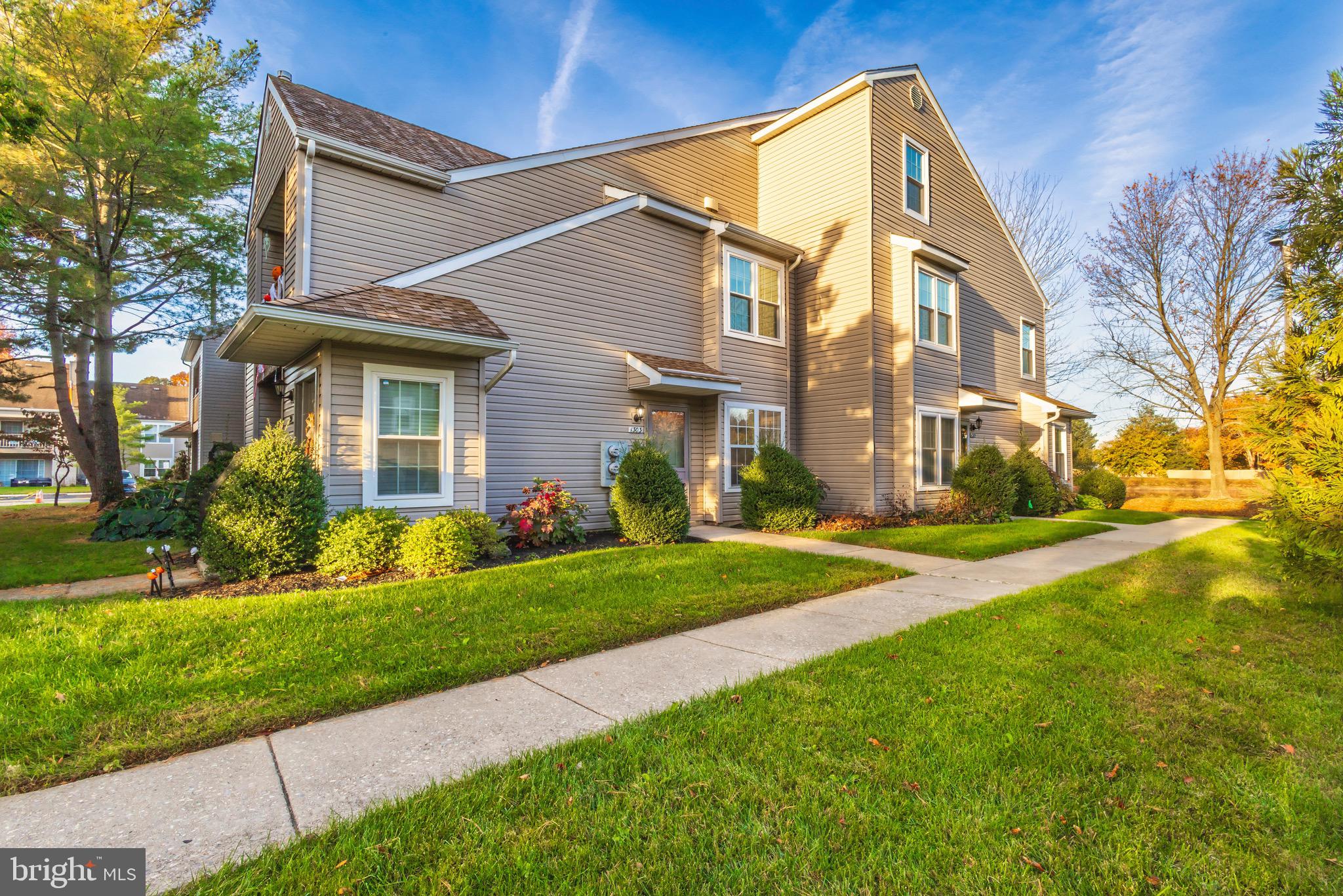 1303 HAWTHORNE COURT