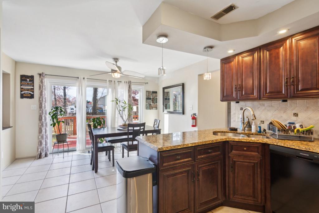 1821 LILLIAN DRIVE