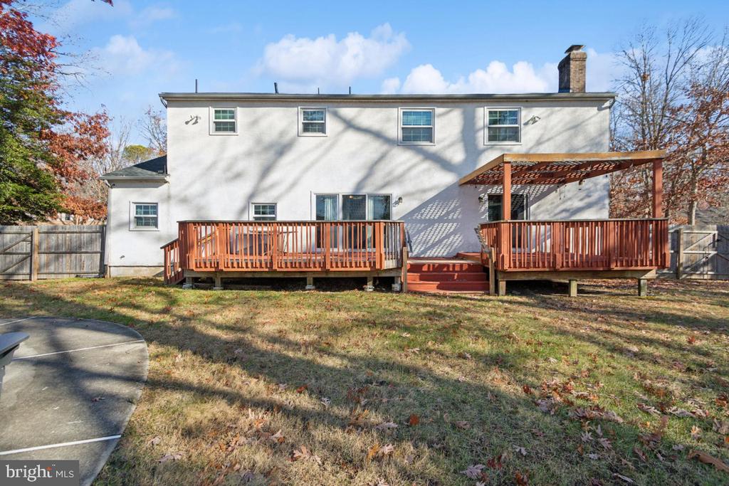 1821 LILLIAN DRIVE