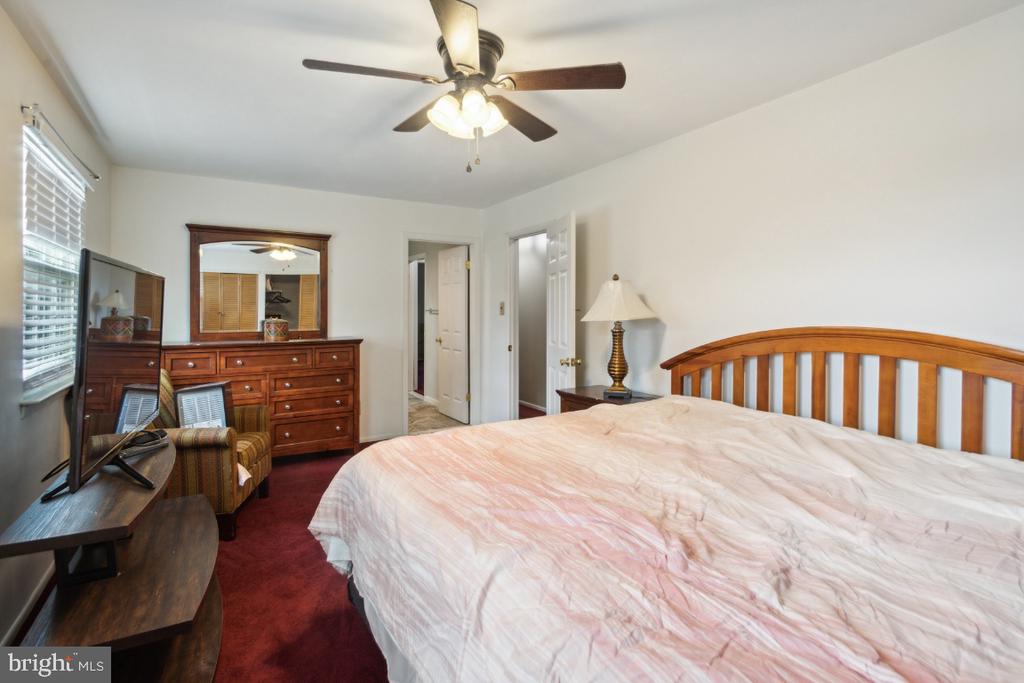 1821 LILLIAN DRIVE