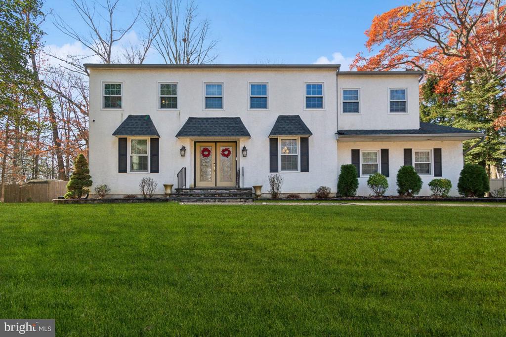 1821 LILLIAN DRIVE