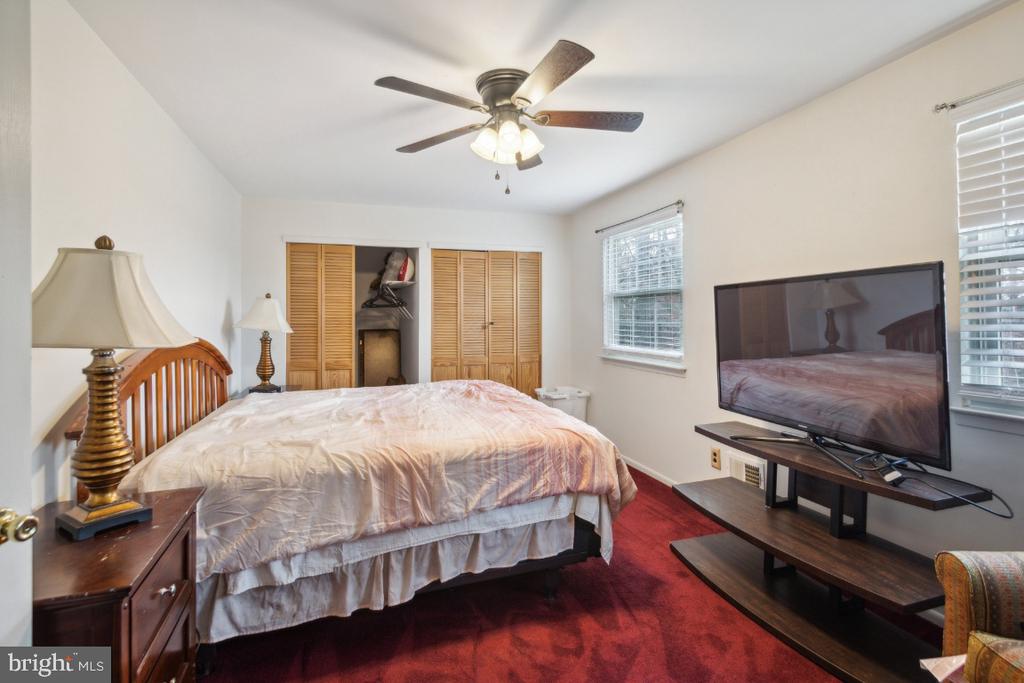 1821 LILLIAN DRIVE
