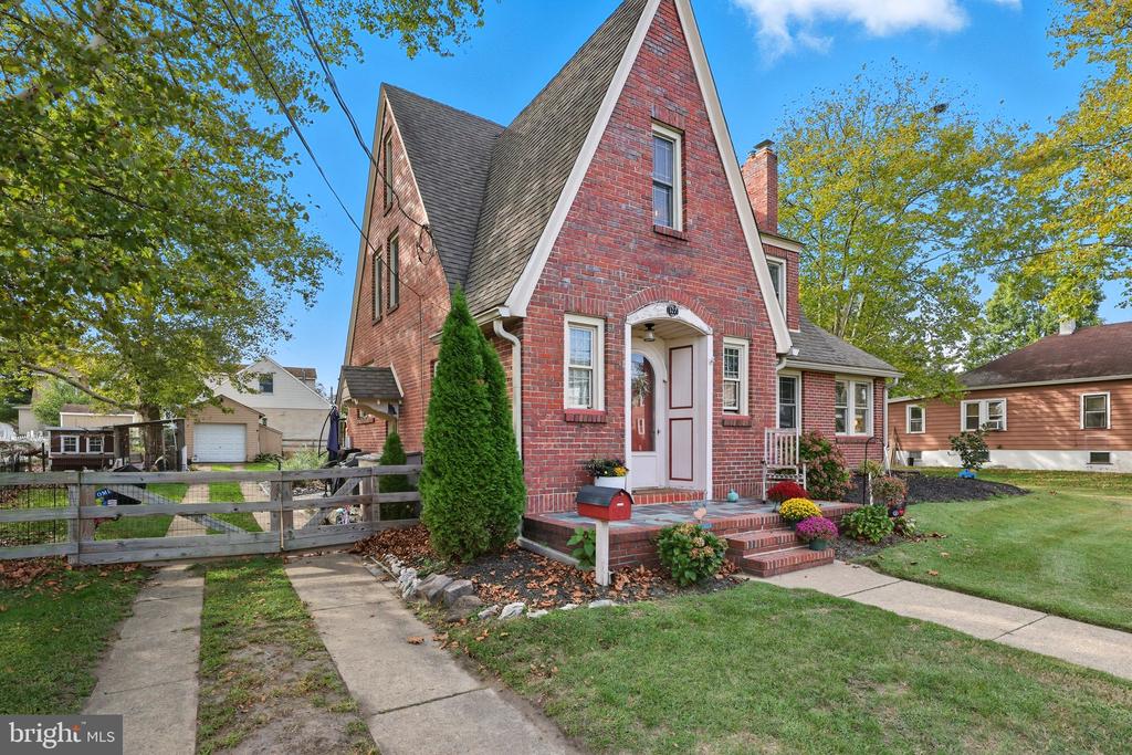 127 CENTER STREET
