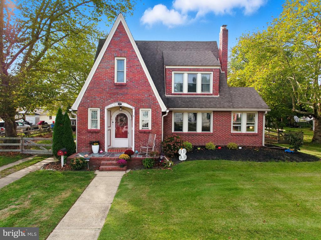 127 CENTER STREET