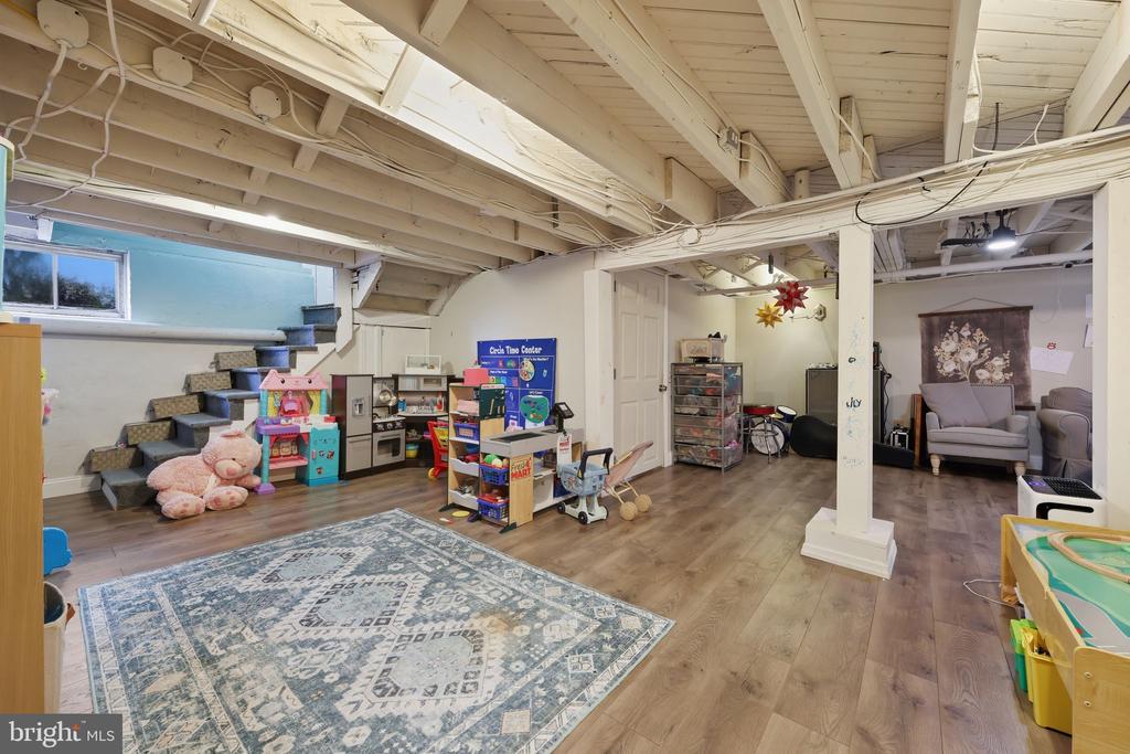 127 CENTER STREET