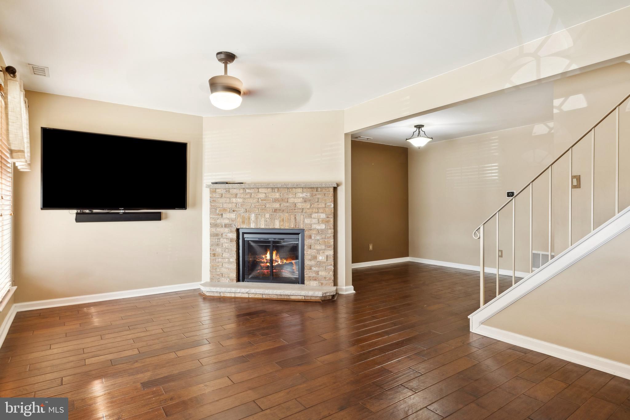 520 ESSEX CT