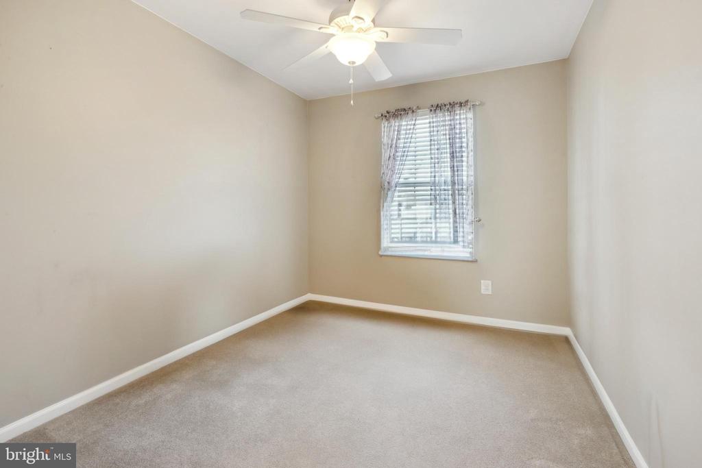 520 ESSEX CT