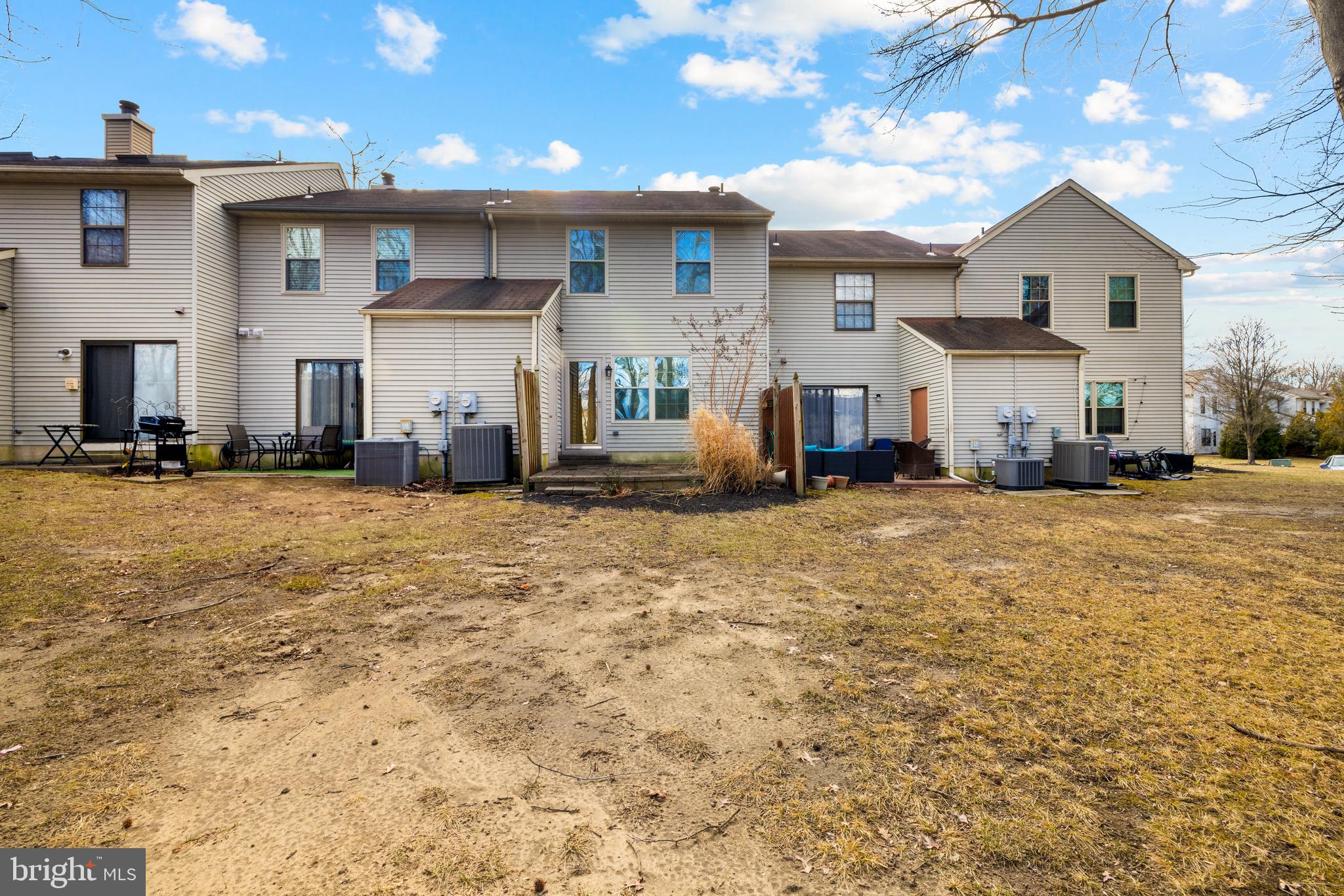 520 ESSEX CT