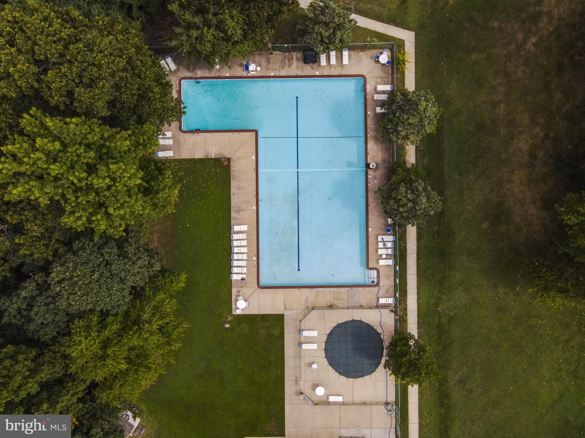 520 ESSEX CT
