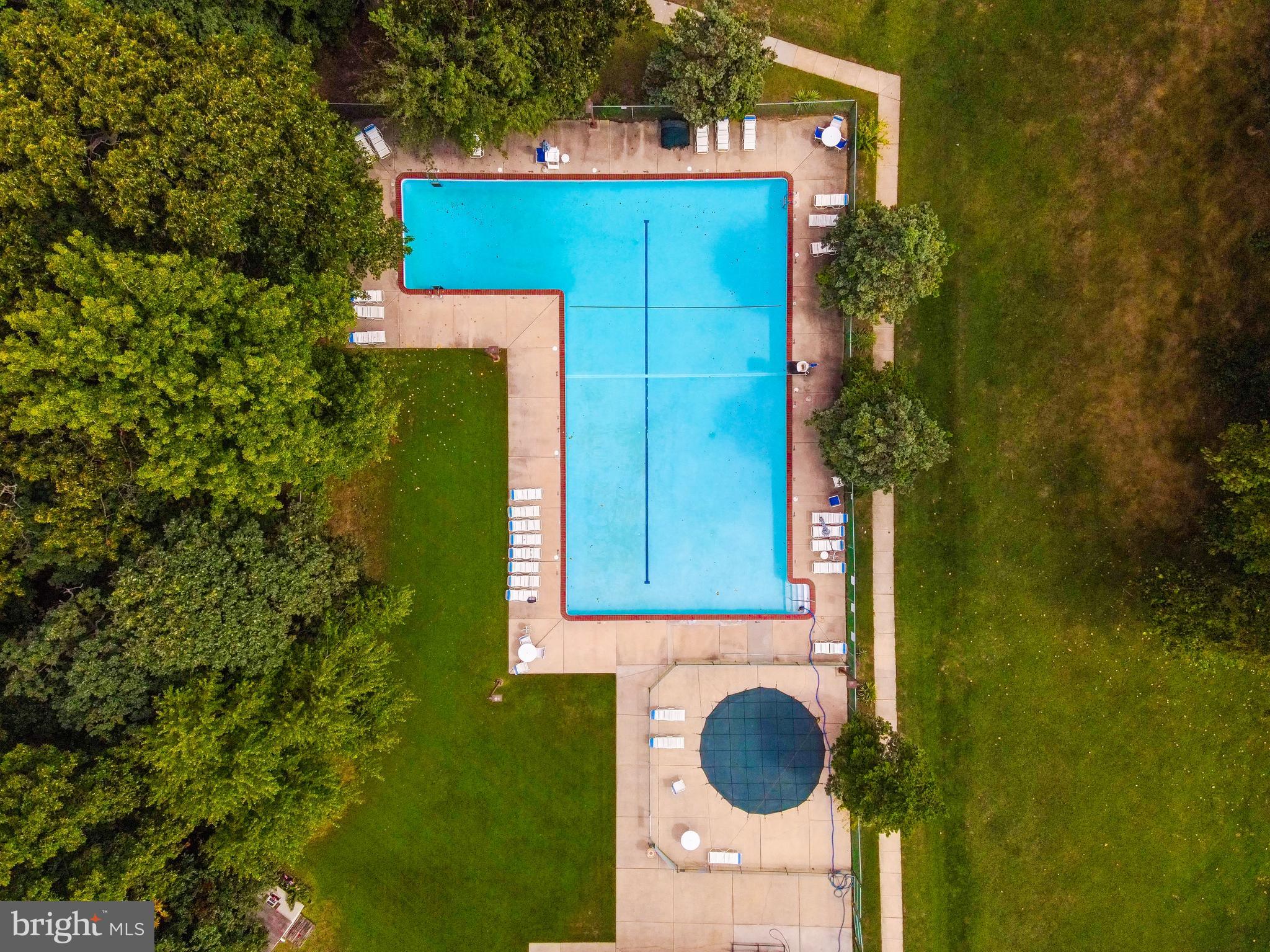 520 ESSEX CT