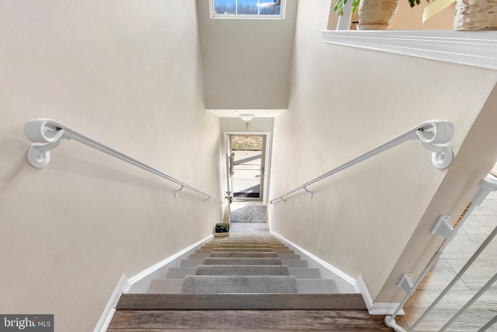 78 Crestmont Dr