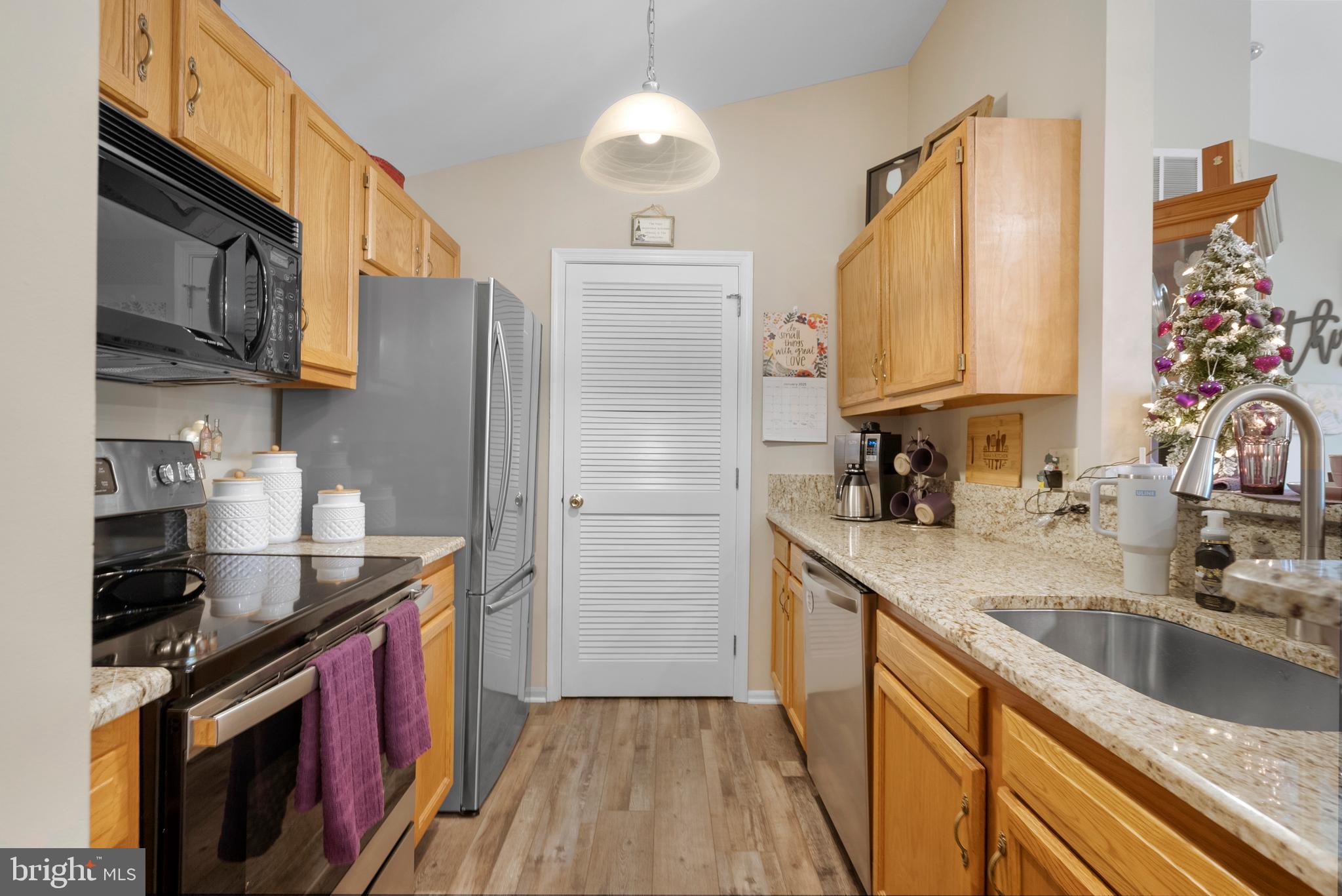 78 Crestmont Dr